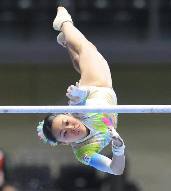 体操　１５歳、西山実沙が涙の初優勝