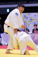 準々決勝で古賀ひより（下）と対戦する朝比奈沙羅
