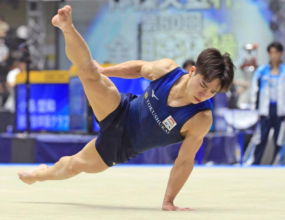 岡慎之助の床運動