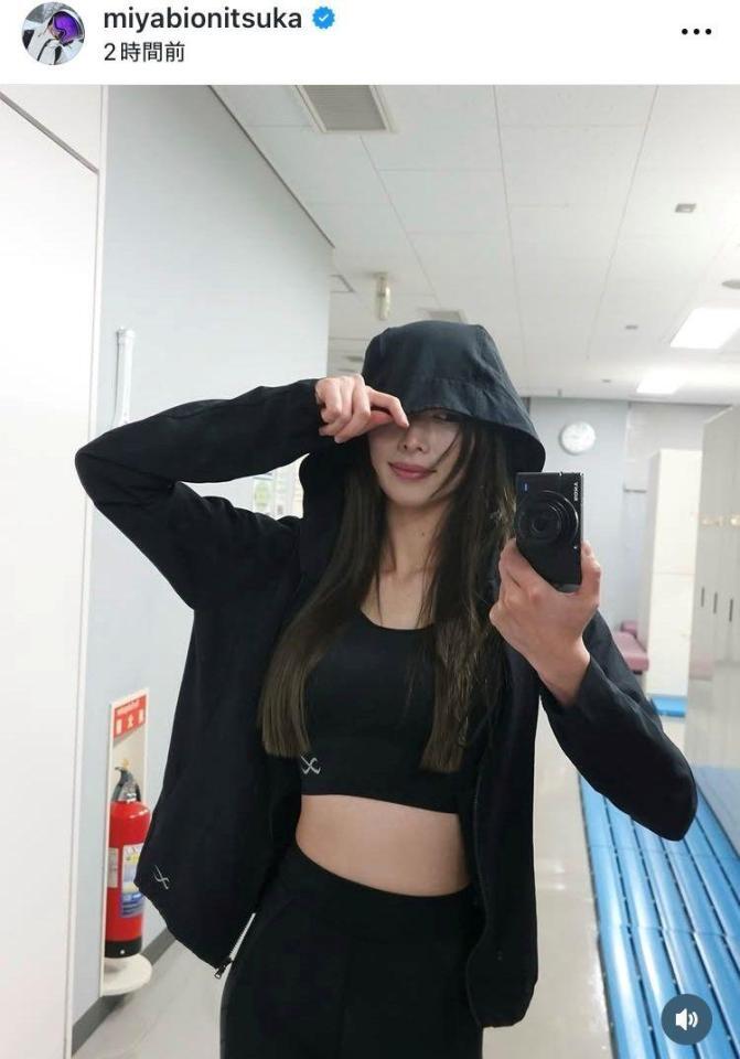 鬼塚雅インスタグラム（ｍｉｙａｂｉｏｎｉｔｓｕｋａ）より