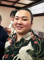 力士会に出席した炎鵬