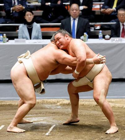 稽古総見で汗を流す豊昇龍