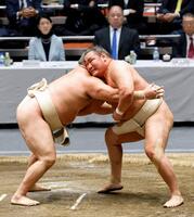 稽古総見で汗を流す豊昇龍