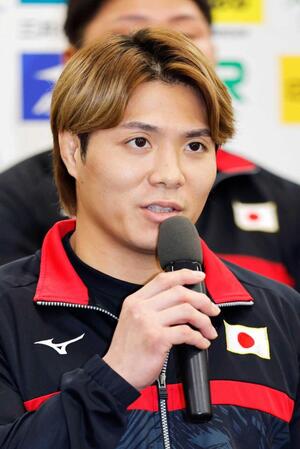 　会見する阿部一二三
