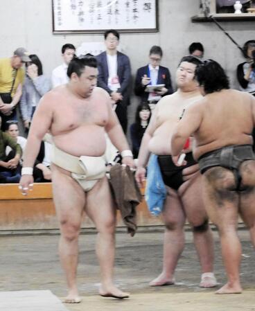 時津風一門の連合稽古に姿を見せた霧島