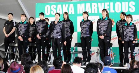 準優勝報告をする大阪ＭＶ・田中主将