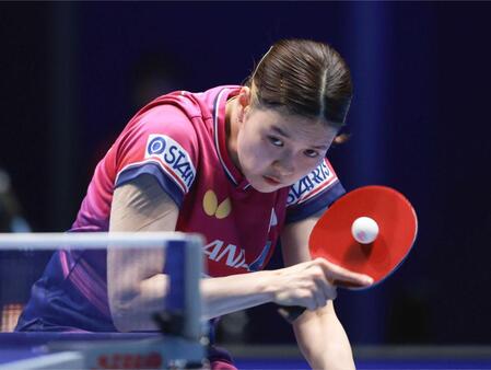 　女子準決勝のドイツ戦でプレーする橋本帆乃香