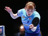 女子決勝の中国戦、第２試合でプレーする早田ひな＝ロンドン（共同）