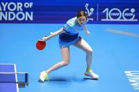 女子決勝の中国戦、第３試合でプレーする橋本帆乃香＝ロンドン（共同）