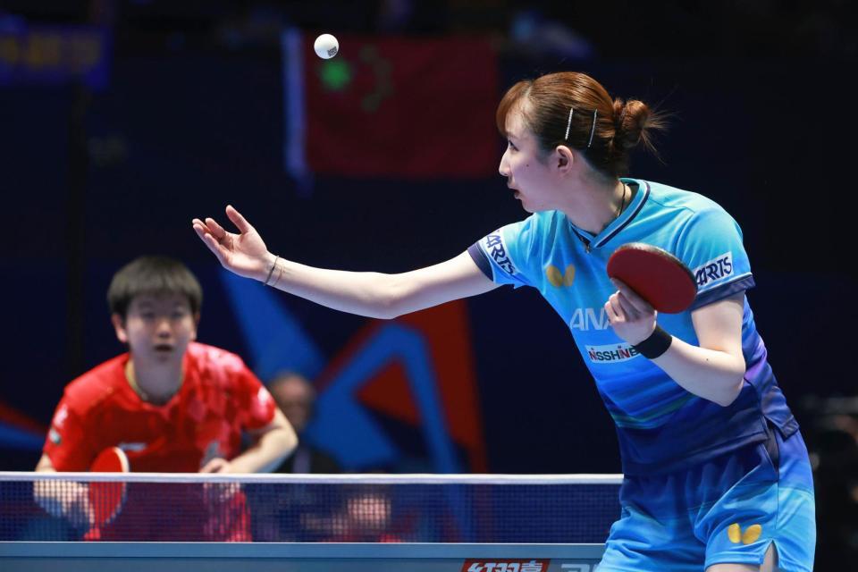 女子決勝の中国戦、第２試合でプレーする早田ひな＝ロンドン（共同）