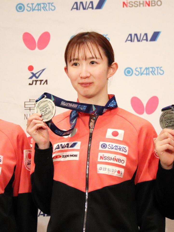 世界選手権から帰国し会見に出席した早田ひな