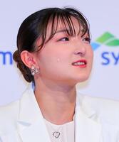 現役引退の記者会見で涙を流すフィギュアスケート女子の坂本花織さん