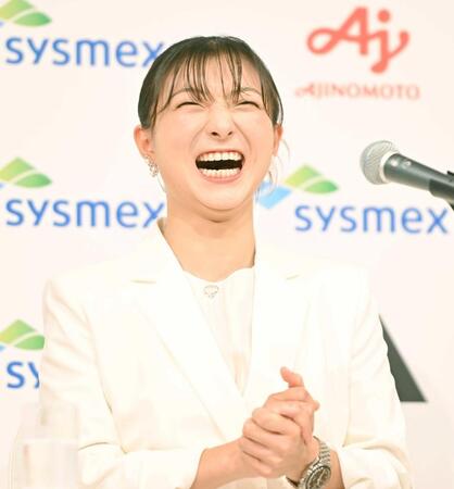 会見中に爆笑する坂本花織