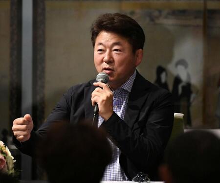 現役時代のエピソードを語る舞の海秀平氏（撮影・佐藤厚）