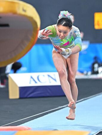 女子個人総合１日目　西山実沙の跳馬