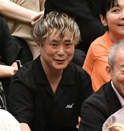 大相撲五月場所の観戦に訪れた入江慎也