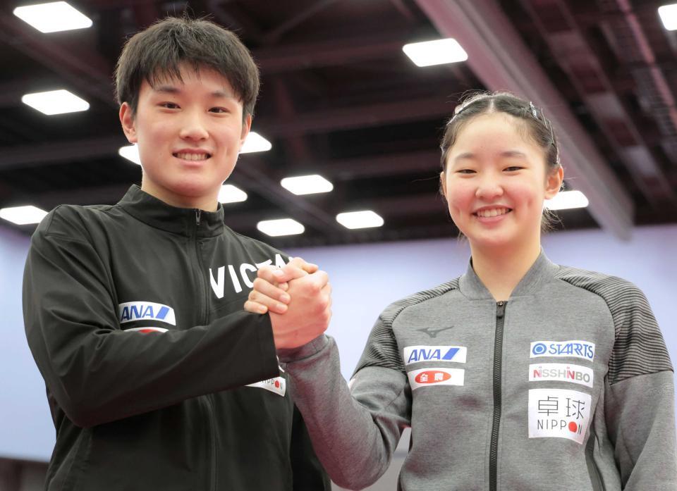 世界選手権での健闘を誓う張本智和（左）と張本美和＝２４年２月