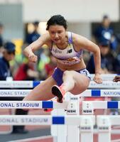 １７日の女子１００メートル障害で力走する田中佑美