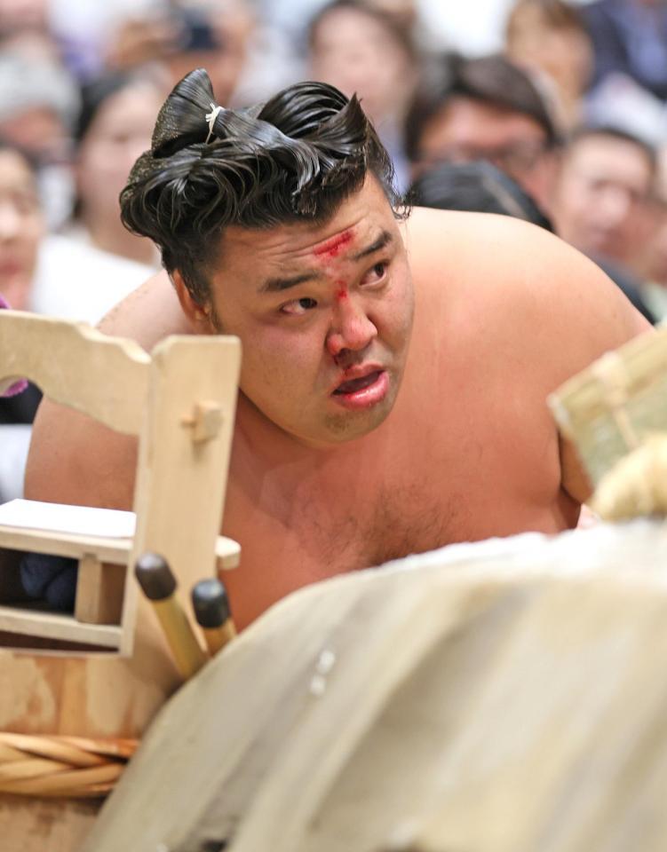 若元春戦で額を負傷した霧島