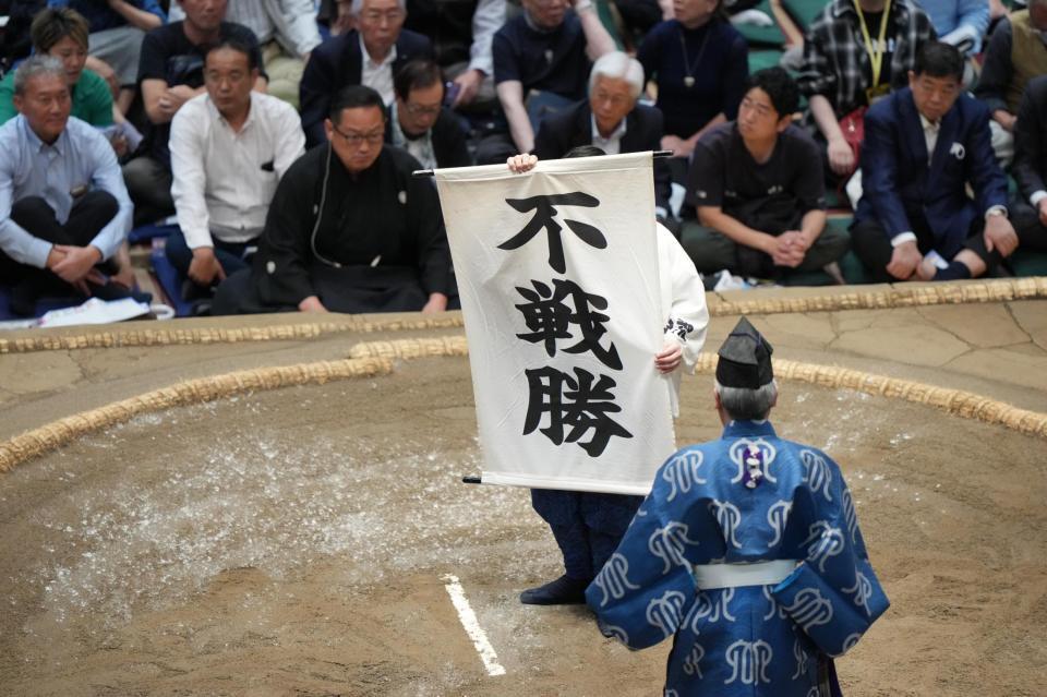 琴桜の休場で美ノ海の不戦勝となる