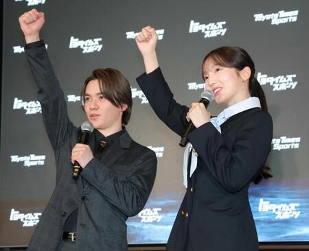 　アイスダンスでの五輪挑戦を表明した宇野昌磨さん（左）と本田真凜さん（撮影・吉澤敬太）
