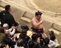 伯乃富士に敗れた霧島