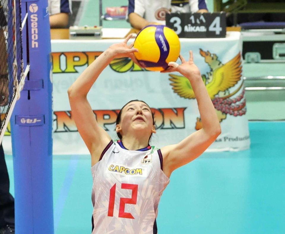 日本代表でプレーする籾井あき＝２０２２年