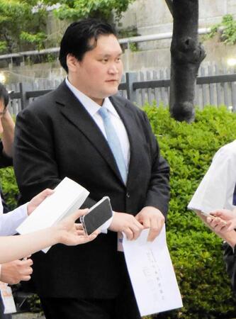 師匠会に参加した伊勢ケ浜親方
