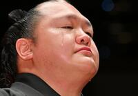 断髪式で涙を流す元北勝富士の大山親方