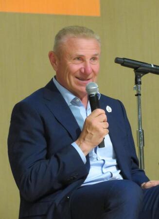 目標設定などについて語るセルゲイ・ブブカ氏