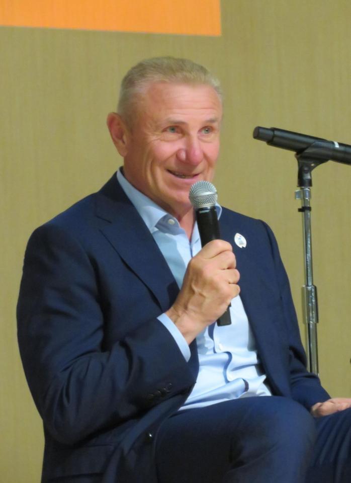 目標設定などについて語るセルゲイ・ブブカ氏