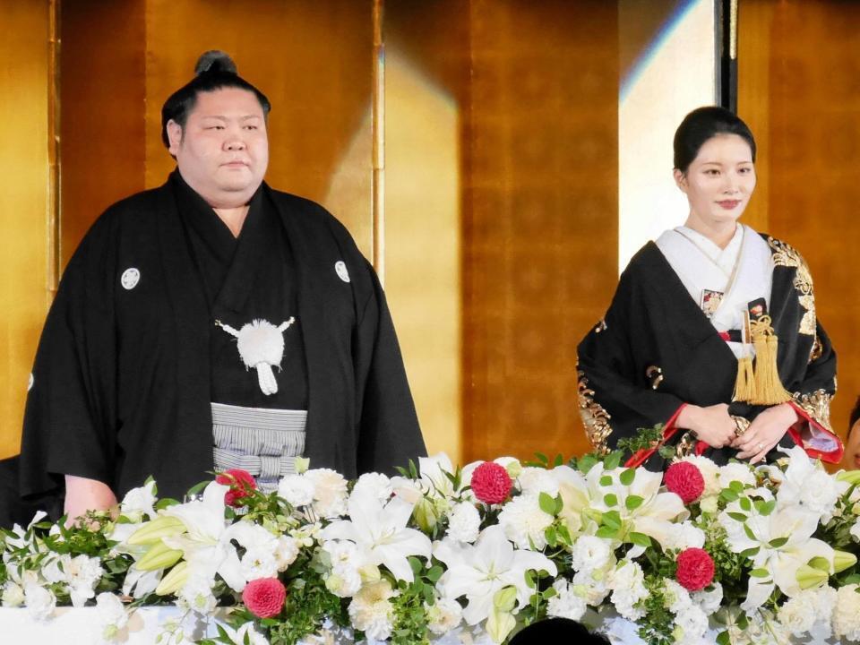 披露宴で祐華さんと壇上に立った元剣翔