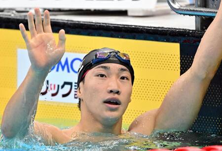 男子２００メートル平泳ぎ決勝　レースを終えスタンドに手を振る大橋信