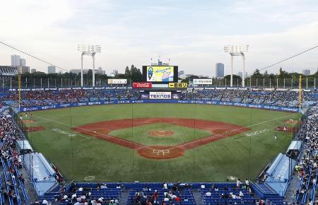　神宮球場＝２０２５年８月