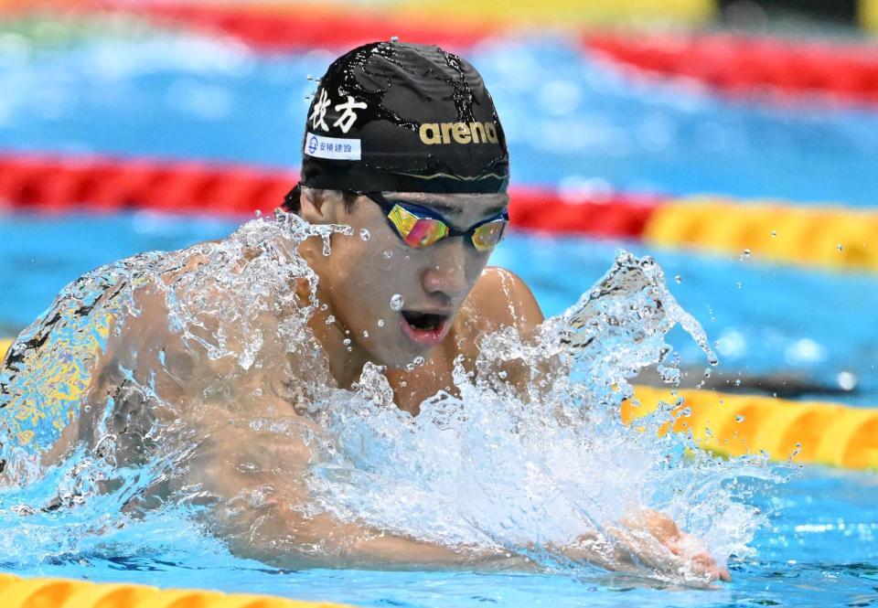 男子２００メートル平泳ぎ決勝　力泳する大橋信　