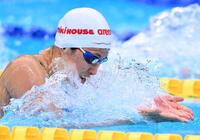 女子５０メートル平泳ぎ決勝　力泳する鈴木聡美