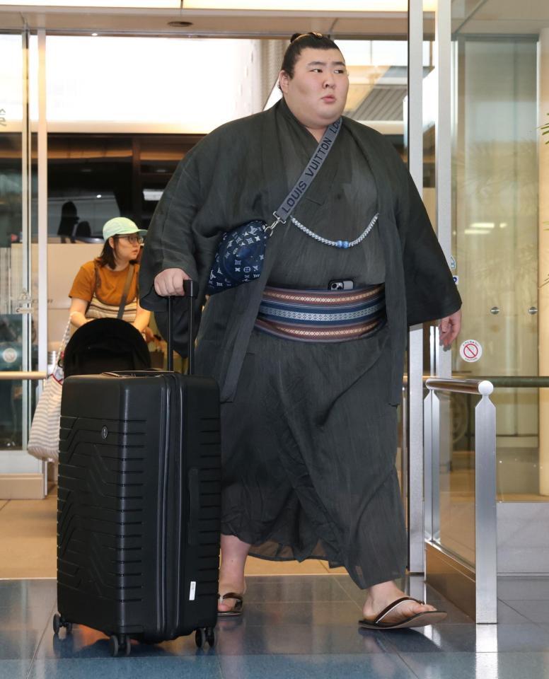 パリに向け出発した熱海富士（撮影・伊藤笙子）