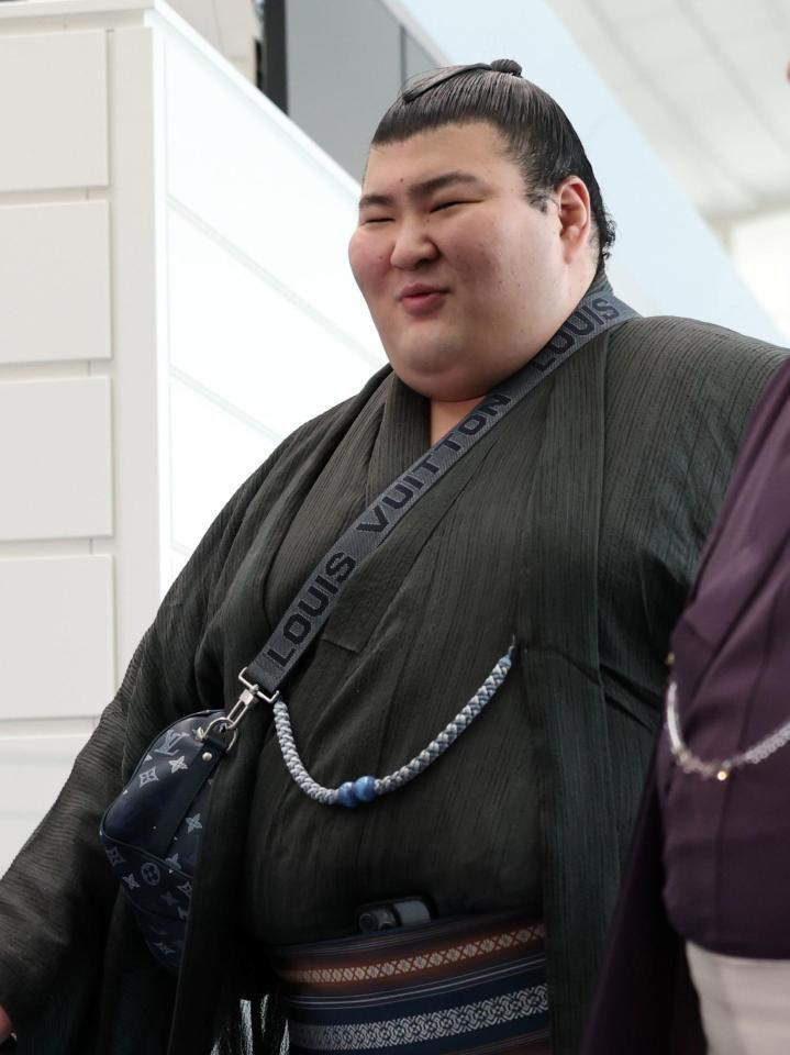 パリに向け出発した熱海富士（撮影・伊藤笙子）