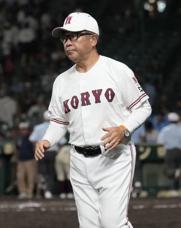 　広陵高野球部の中井哲之元監督＝２０２５年８月、甲子園球場