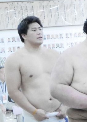相撲甚句に取り組む大森