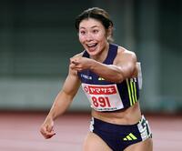 女子１００メートル障害準決勝　好タイムに驚く福部真子