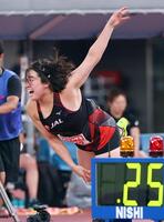 女子やり投げ決勝　北口榛花の２投目