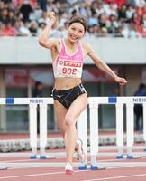 女子１００メートル障害決勝　優勝した中島ひとみ
