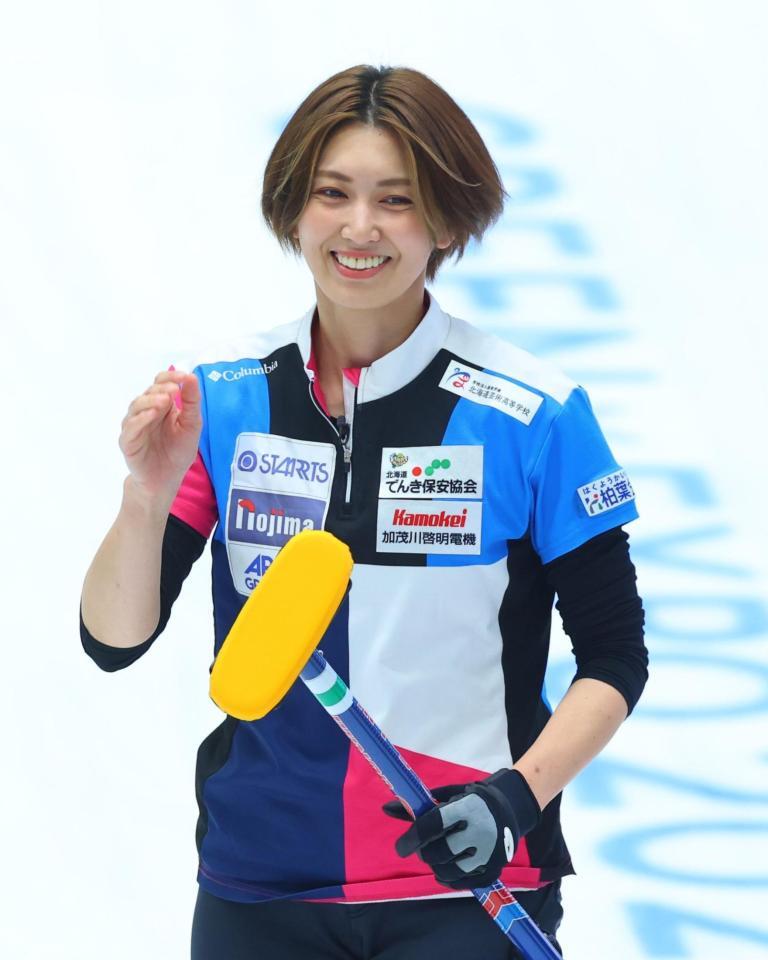 第３エンドで得点を決め、笑顔を見せるフォルティウス・吉村紗也香（撮影・石井剣太郎）
