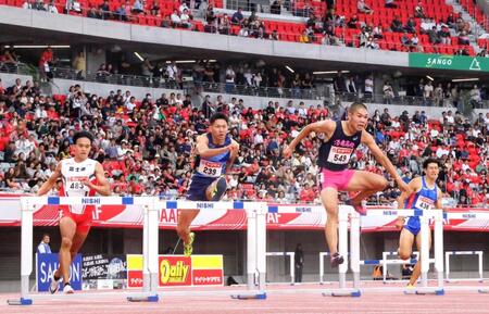 男子４００メートル障害決勝　力走する後藤大樹（右から２人目）