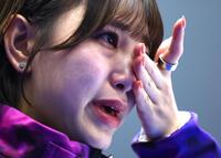 涙ながらに引き揚げる北海道銀行・仁平美来（撮影・石井剣太郎）