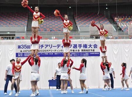 総合優勝を果たした箕面自由学園の演技（１４日）