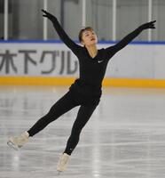 氷上練習を公開した島田麻央（撮影・金居みつよし）