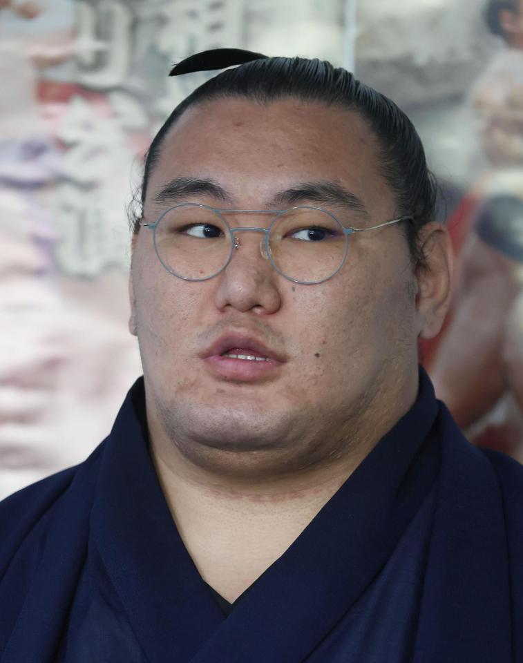 パリ公演を振り返る豊昇龍（撮影・佐々木彰尚）