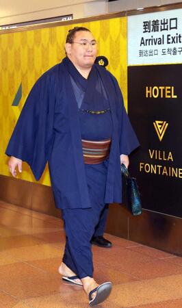 　フランスから帰国した豊昇龍（撮影・佐々木彰尚）
